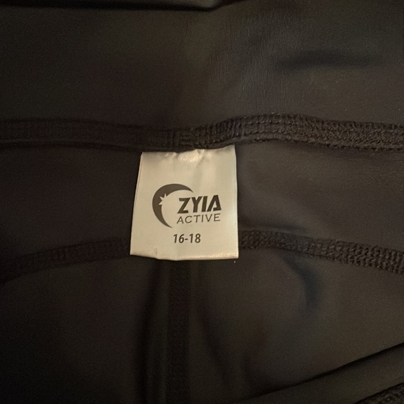 Zyia Light n tight leggings - Picture 2 of 3